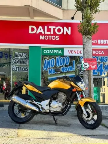HONDA CB 300 R 2010