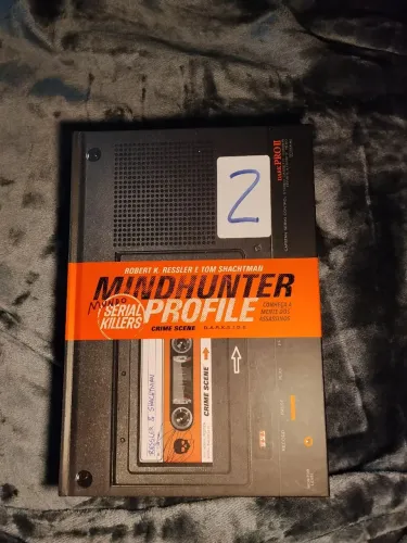 Mindhunter profile 2, Robert K. Ressler, capa dura, editora Darkside