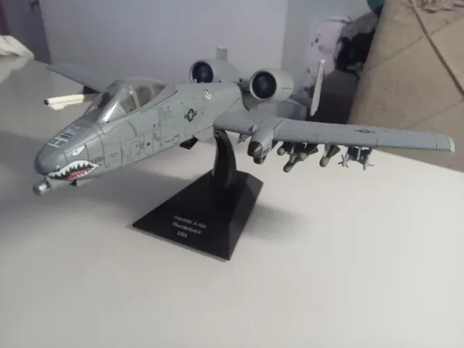 Maquete do A-10 Thunderbolt da Coleção Aviões de Combate Altaya