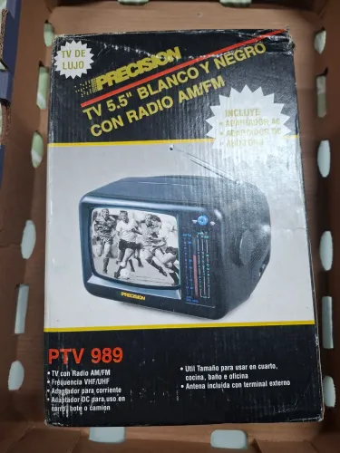 TV televisão portátil antiga retro na caixa original sem sem uso