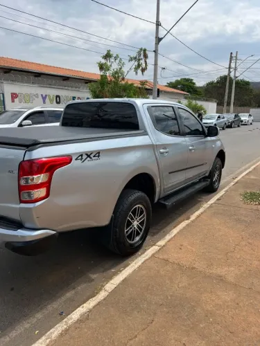 Mitsubishi L200 Triton Sport GLX 2.4 CD Diesel Mec. 2020