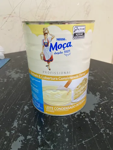 Leite condensado Moça Profissional