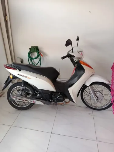 Vendo BIZ 100 2015 Branca 