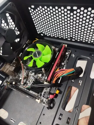 KIT i7, 16GB RAM, PLACA MAE E COOLER