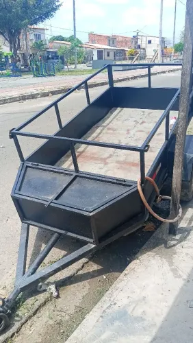 Carrocinha bem grande resistente