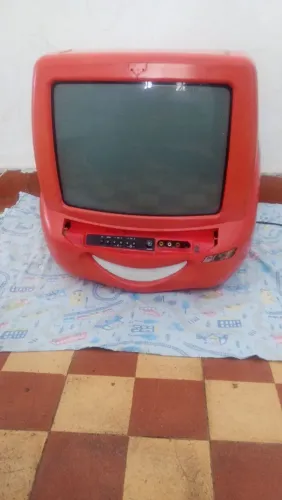 ? TV de Tubo Relâmpago McQueen (Carros - Disney/Pixar) ?