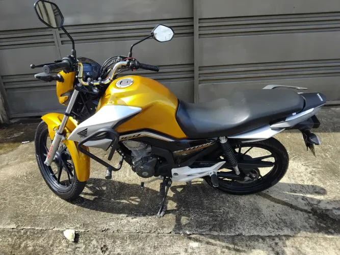 Vende-se titan 160 2022