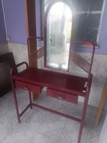 Penteadeira e maquiadora !