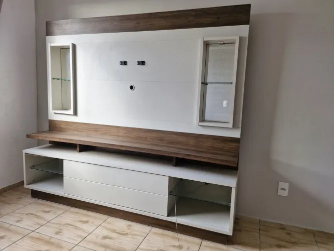 estante sala com luz
