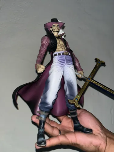 Figure Mihawk Original