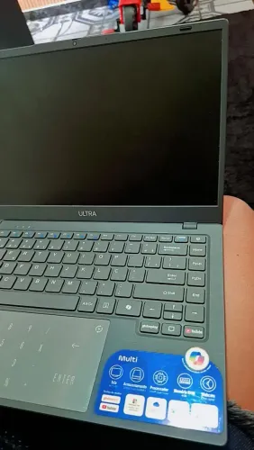Vendo Notebook, Tela de 14° . Comprei em abril. Usei poucas vezes!