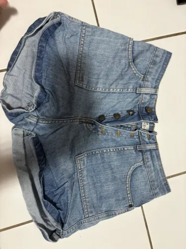 Short jeans