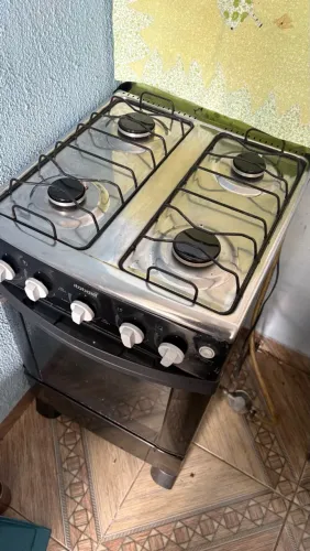 Fogão 4 boca pouco usado