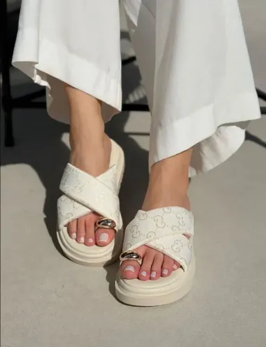 Papete Gucci dedo<br>135,00 atacado a partir de. 3 pares <br>170,00 varejo (unidade)