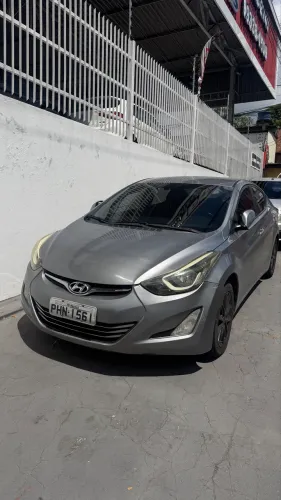 Hyundai Elantra GLS 2.0 16V Flex Aut. 2016