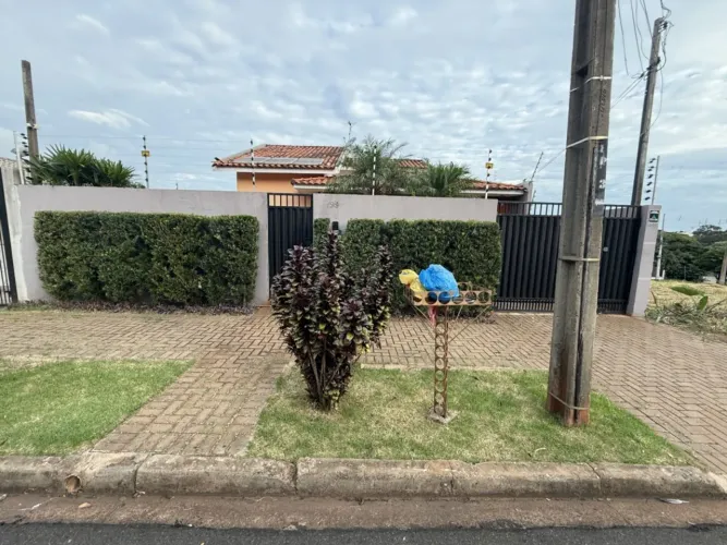 Casa Residencial com 4 quartos à venda por R$ 1490000.00, 200.00 m2 - ZONA 04 - MARINGA/PR