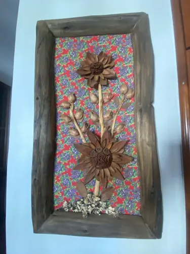 Quadro decorativo artesanal em madeira