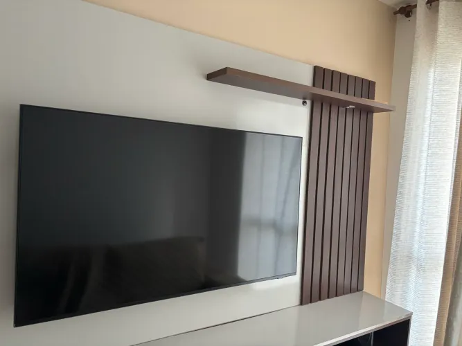 VENDO 01 TV SAMSUNG SMART UHD 4K 50 POL SEMINOVA