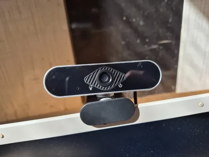 Webcam Full HD 1080p 30fps USB com Microfone Integrado - Excelente Estado
