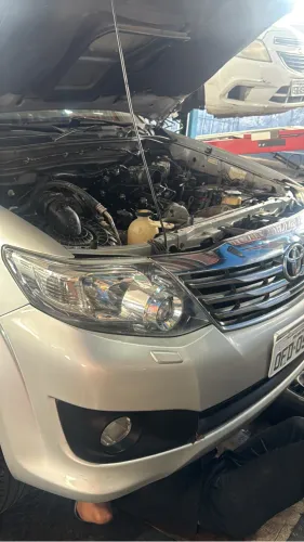 Toyota Hilux SW4 SRV D4-d 4X4 3.0 TDI Dies. AUT 2012