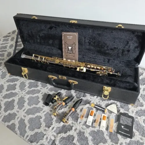 Saxofone Soprano Eagle SP502 - Seminovo + Kit Completo de Acessórios