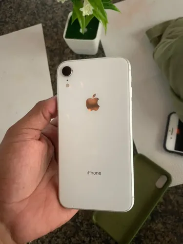 Iphone XR em Otmo estado 64GB