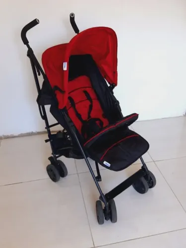 Carrinho de bebê passeio
