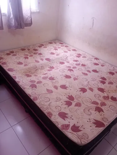 Base cama box, precisa ajeitar 60$
