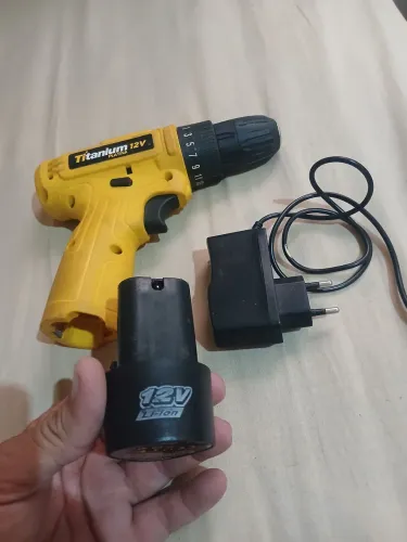 Vendo 100,00 Parafusadeira