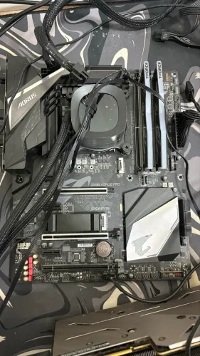 i9 9900k + z390 aorus pro