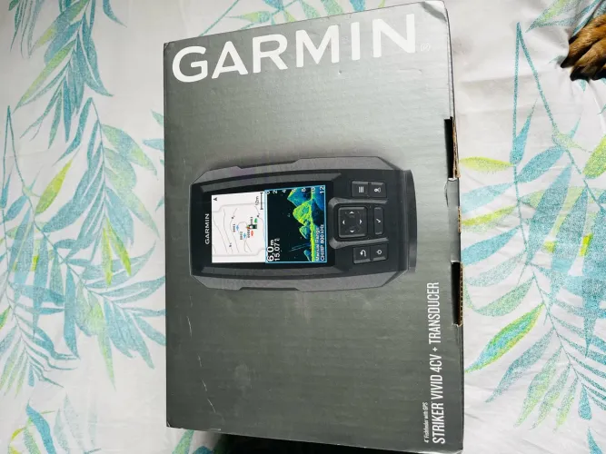 Vende-se sonar gps striker vivid 4cv tranducer novo sem uso