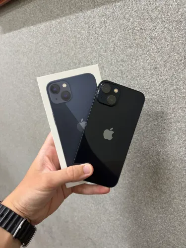 iPhone 13 - 128GB. Semi novo