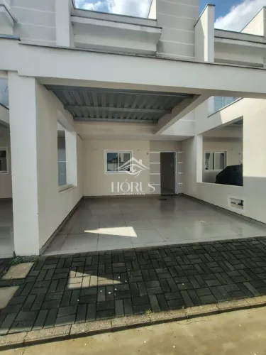 Casa em Condomínio no Jardim Simus, Sorocaba-SP: 2 Quartos, 2 Suítes, 1 Sala, 2 Vagas de G
