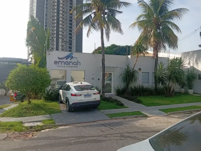 casa comercial enfrente clínica Emana