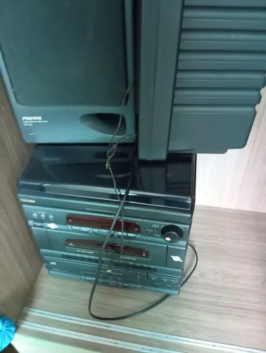Aparelho de som Toshiba 4 em 1 (rádio, cd, fita e vinil)
