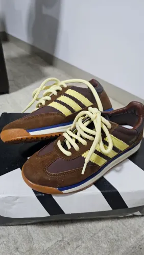 Tênis Adidas sl72 tamanho 35