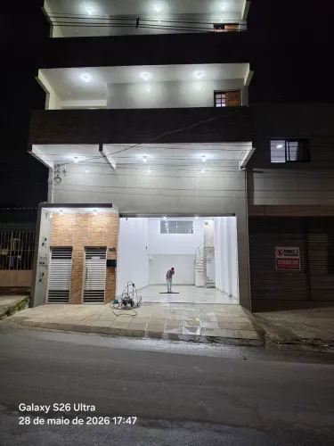 Galpao na avenida principal da Santa Lúcia tabuleiro. 