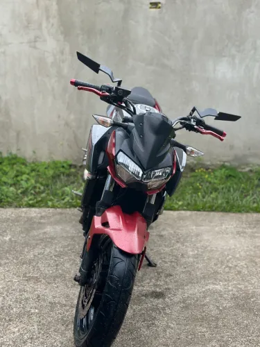 Kawasaki z400 personalizada e muito bem cuidada