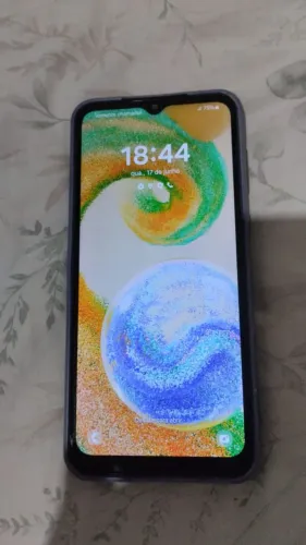 Vendo um celular A04s valor 350,00 Reais