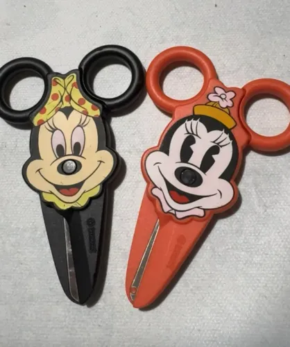 Tesoura raríssima/ antiga Mundial- Minnie ou Mickey ( valor unitário/ escolher tesoura )