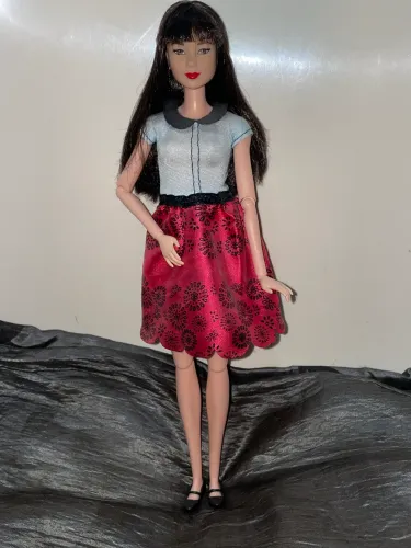Boneca Barbie fashionistas articulado