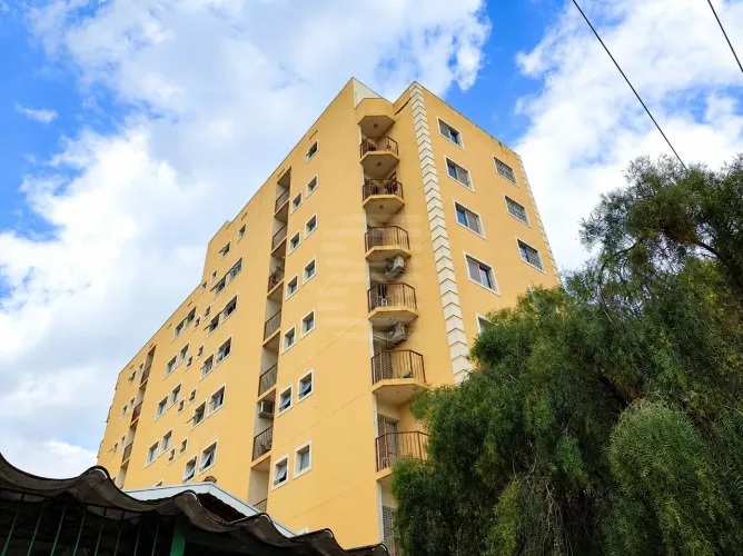 Apartamento à Venda no Bosque com 2 dormitórios e 1 suíte. Condomínio Pio XII