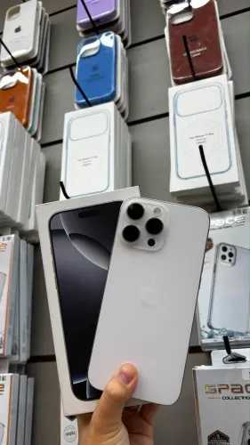 iPhone 16 Pro Max 256 GB Semi Novo