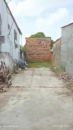GC Vende terreno murado na Marambaia próximo da feira.