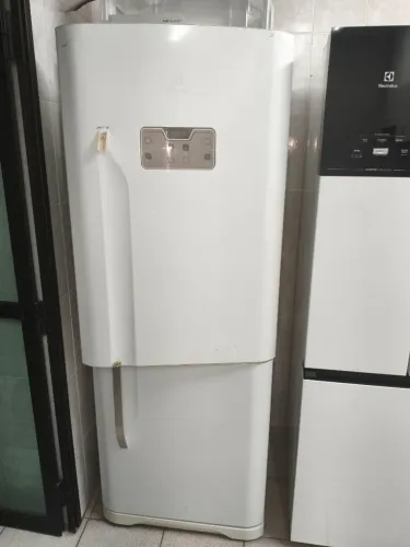 Vendo Geladeira Electrolux Inverter - Para Conserto ou Peças
