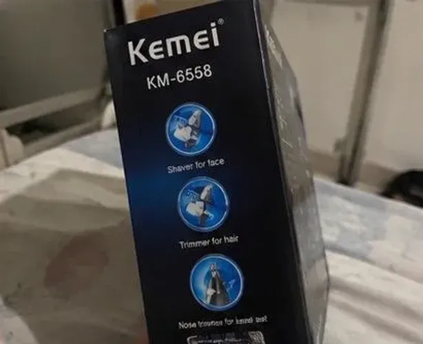 Kemei KM-6558 3 em 1 (barbeador, aparador e acessório para nariz).