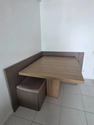 Canto alemão com mesa