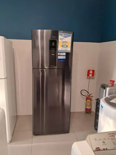 Geladeira Electrolux nova (com algumas avarias)