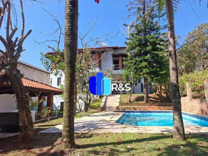 Casa com 03 quartos para alugar no Condomínio Villaggio Capriccio Louveira/SP