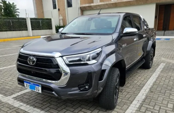 Toyota Hilux CD SRX Plus 4X4 2.8 TDI Die. Aut. 2024